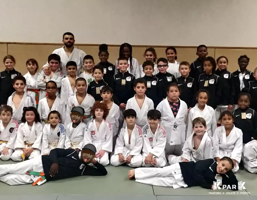 Remise officielle AM Varennes Vinneuf photo d'équipe