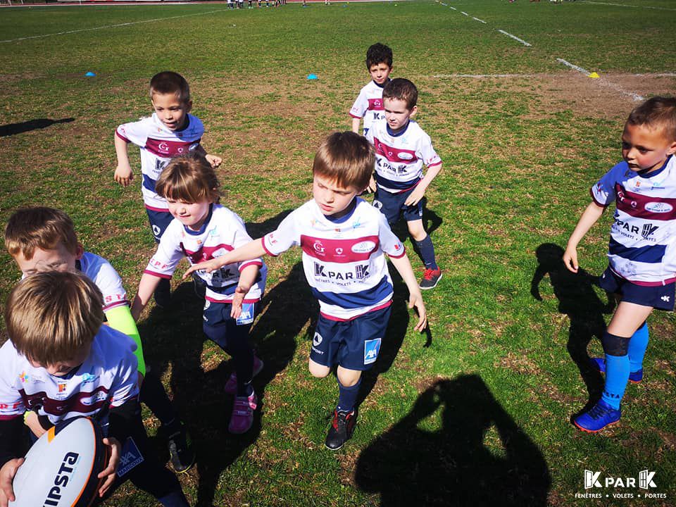 jeunes de l'école de rugby de grasse avec les maillots kpark 