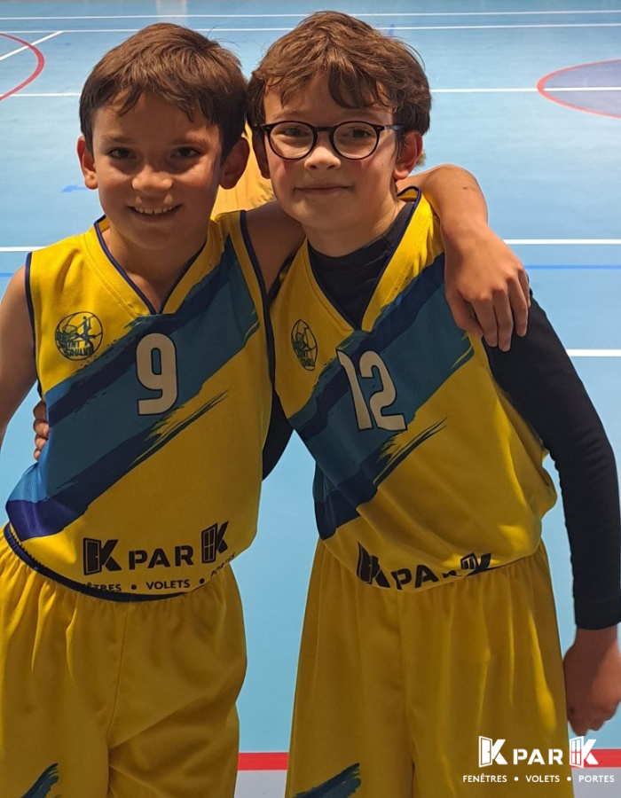 maillot kpark deux joueurs U11 basket club Saint Saulve